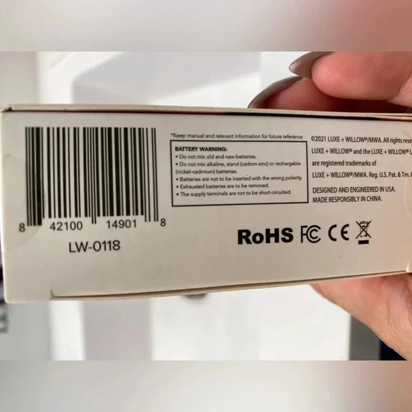 Luxe & Willow - Rose Quartz vibrating facial massage tool - new in box - Picture 3 of 3